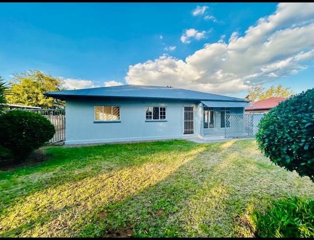 3 BEDROOM HOUSE FOR SALE IN VANDERBIJLPARK CW 5